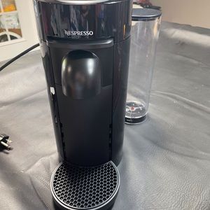 Nespresso by De’Longhi VeruoPlus, Black New No Box